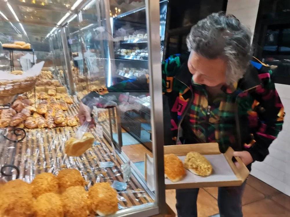 这家遍地开花的面包店，公众对它所知甚少