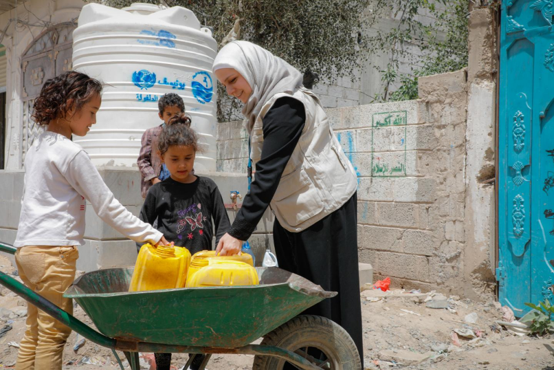 联合国儿童基金会为也门儿童提供清洁水源（来源：联合国儿童基金会）<br label=图片备注 class=text-img-note>