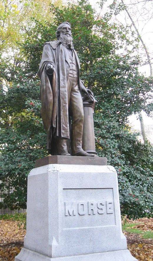 图12. 莫尔斯铜像（纽约中心公园，建于1871年）