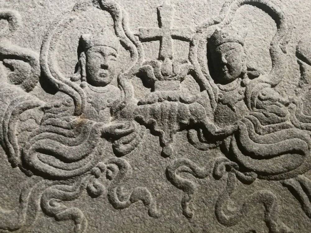 元代基督教墓碑上的天使形象<br>
