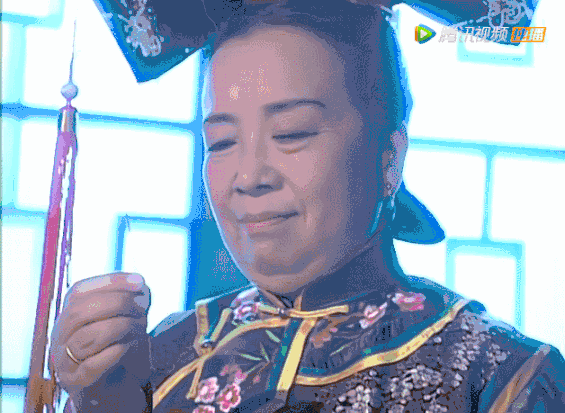 李明启老师饰演的“容嬷嬷”是多少孩子童年的噩梦。图片来源：腾讯视频<br>