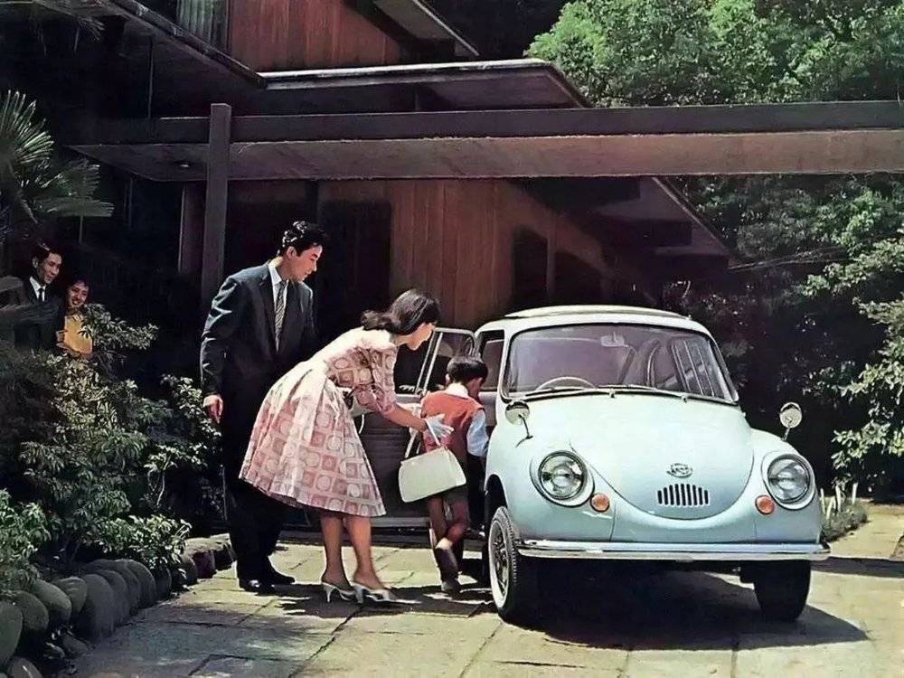 为追求性价比，日本政府在战后一度鼓励生产极小排量的“K-Car”车型，让日本家庭都能开上车。<br label=图片备注 class=text-img-note>