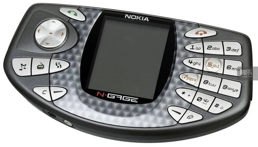 N-Gage的造型在当时的手机中属于异类，被戏称为“taco手机”<br>