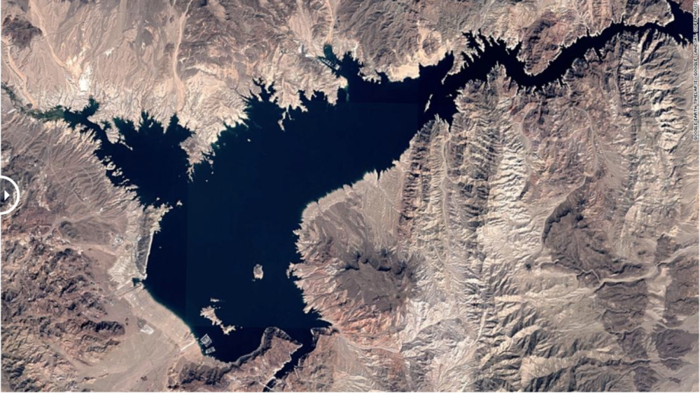 2020年的米德湖，相比20年前，范围缩小明显