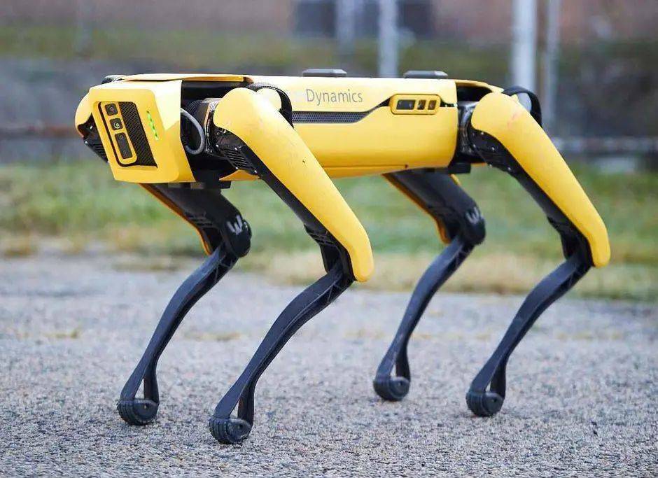 Spot 机器狗被应用在石油生产中，用来检查设备是否运行正常. 图片来自：Boston Dynamics
