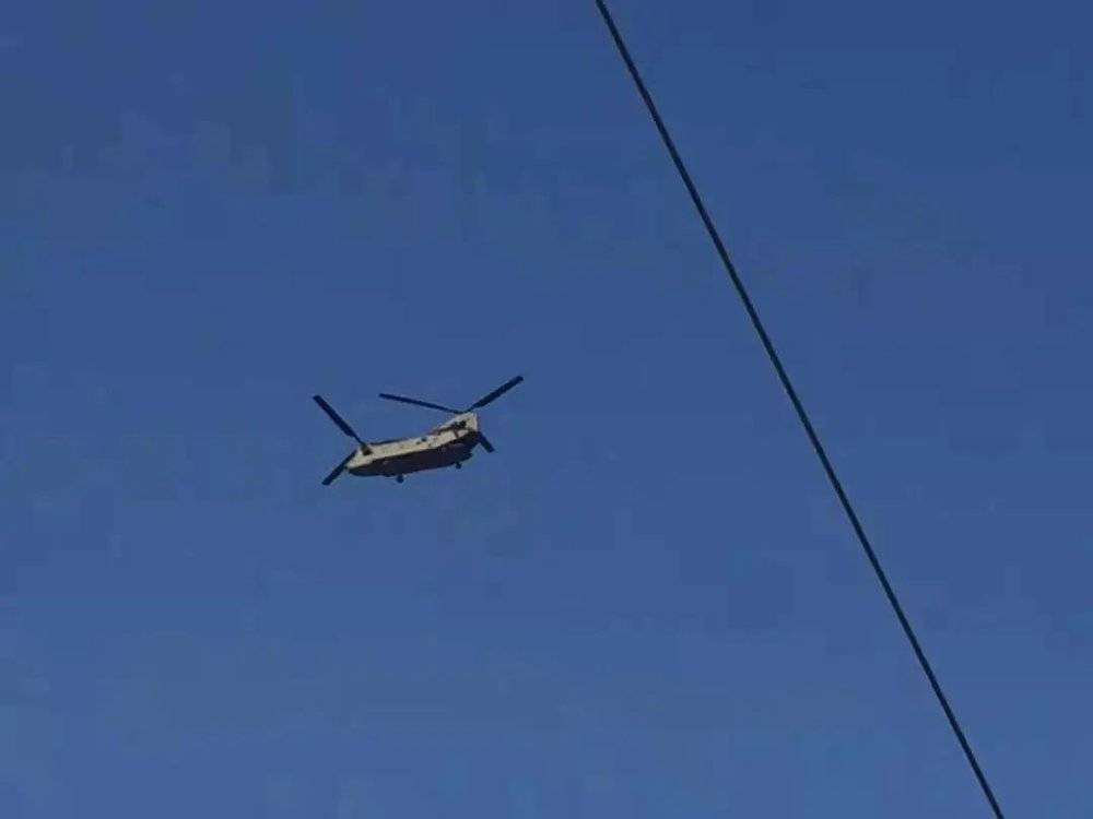 贾拉拉巴德市，站在自家院子里拍的美国人支奴干直升机，刚给贾拉拉巴德的空军基地送完物资。<br>