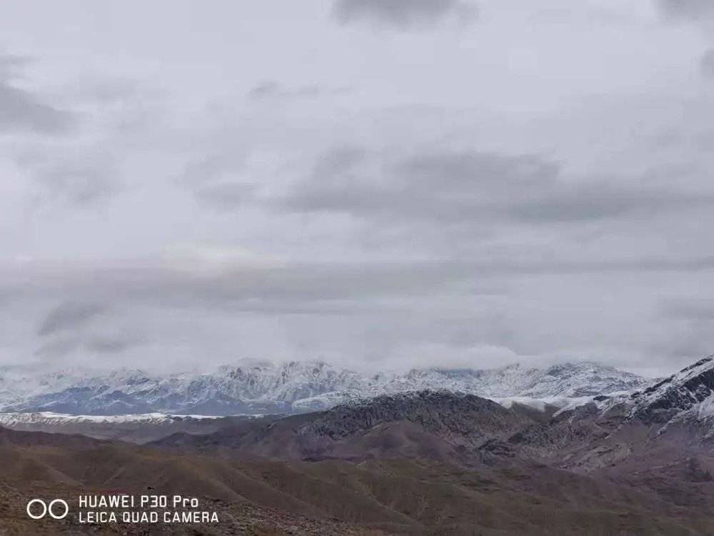 卡披萨省，十二月份的兴都库什山脉。<br>