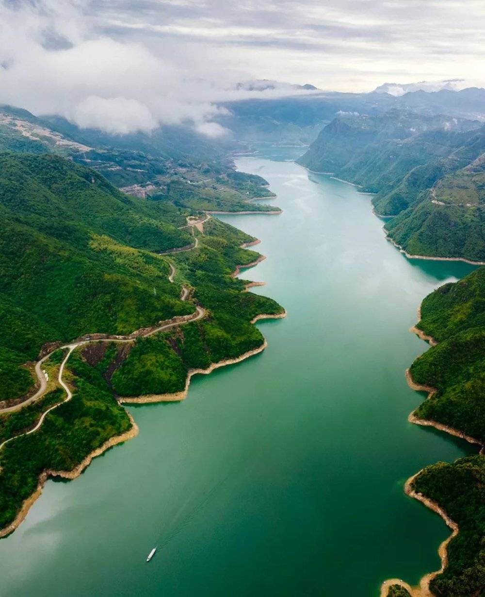 千峡湖， 是浙江省最大的峡湾型人工湖。摄影/林凤海