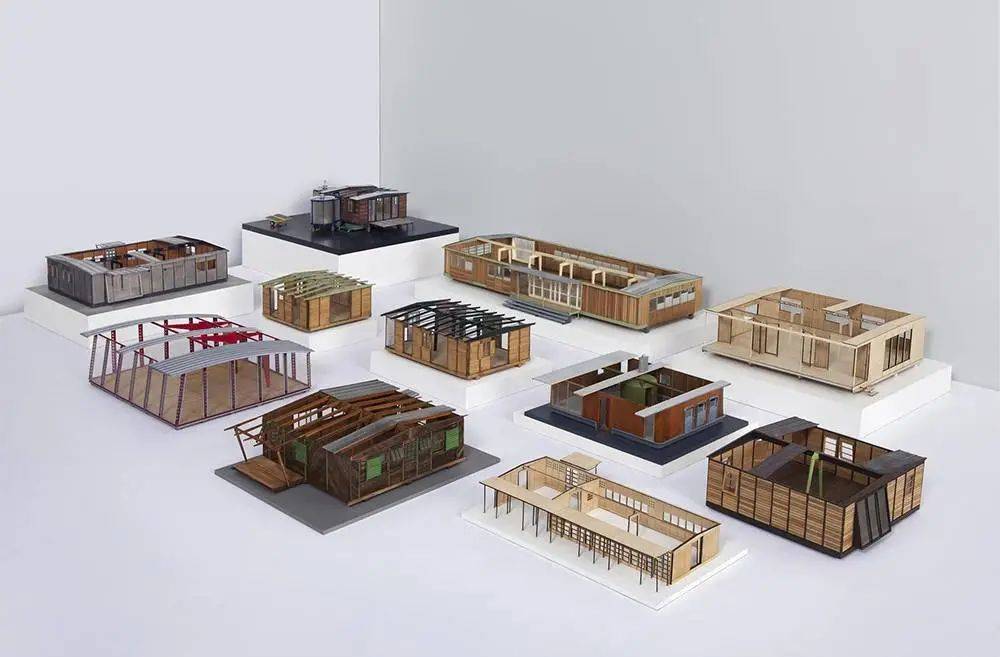 伦敦帕特里克·塞甘画廊举办的 Jean Prouvé 预制房屋模型。 图片来自：Trendland<br>