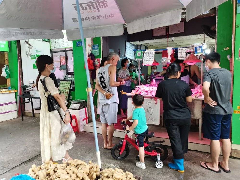 左边牛肉店右边鸡店