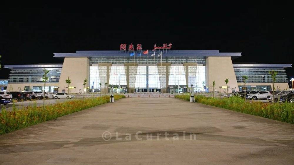 图：新疆第四大机场　摄影：拉上窗帘<br label=图片备注 class=text-img-note>