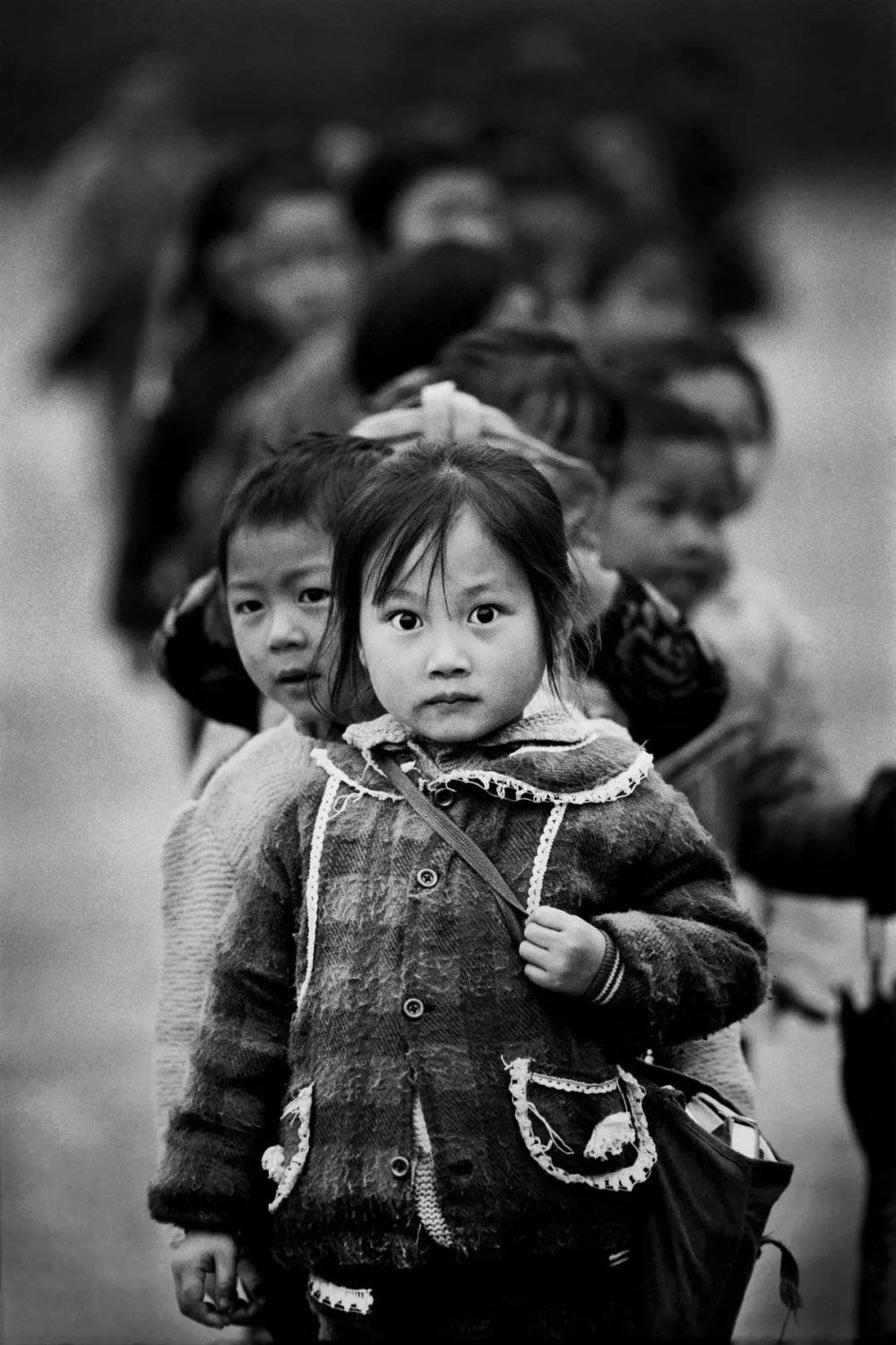1993年11月，河南省新县陡山河乡的希望小学是“希望工程”援建的第三所小学。建校三年来升学率年年达100%。摄影/解海龙