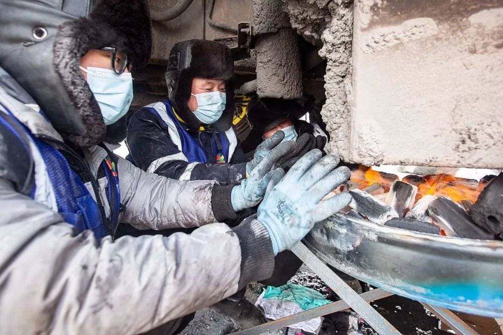 内蒙古｜煤矿工人在作业保障煤炭供应