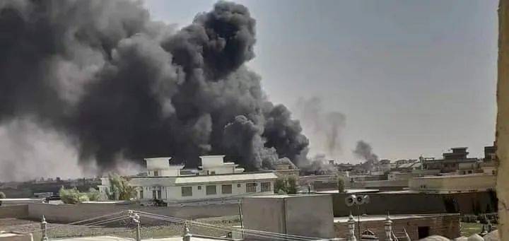 塔利班进入坎大哈那天，双方交火，引燃了一个商人的仓库