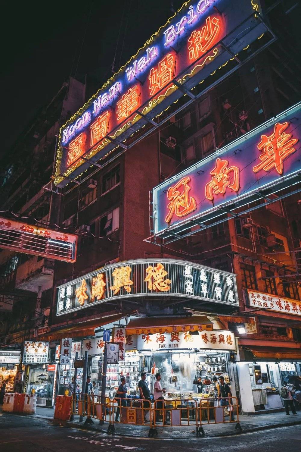 霓虹招牌是香港的代表，但即将会消失。/unsplash<br>