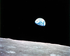 阿波罗8号宇航员于1968年12月24日拍摄的“地出”<br label=图片备注 class=text-img-note>