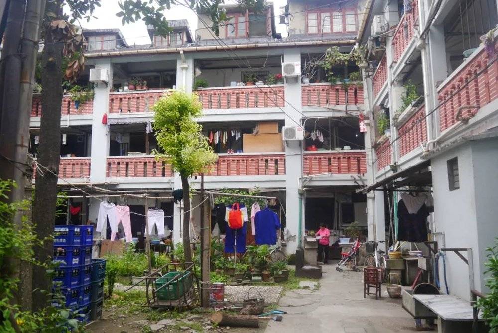 昔日的犹太难民收容所，在上世纪50年代改建后成了普通上海人的住房  摄于2013年9月