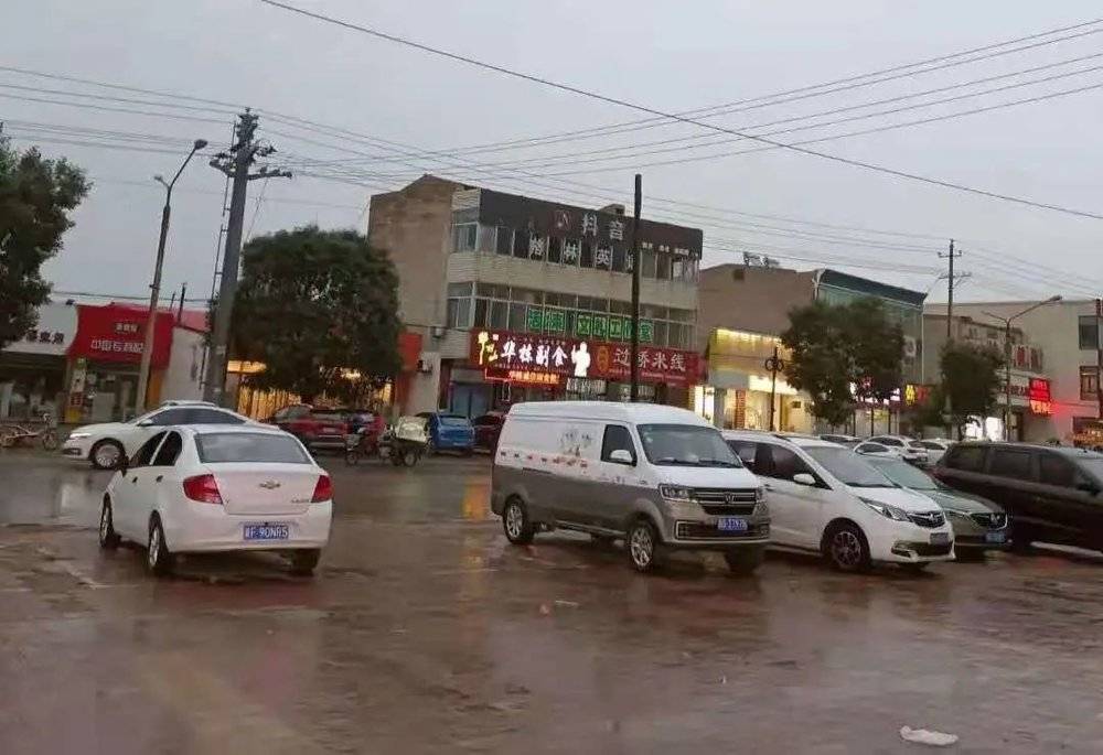 雨后的县城街景 受访者供图<br>