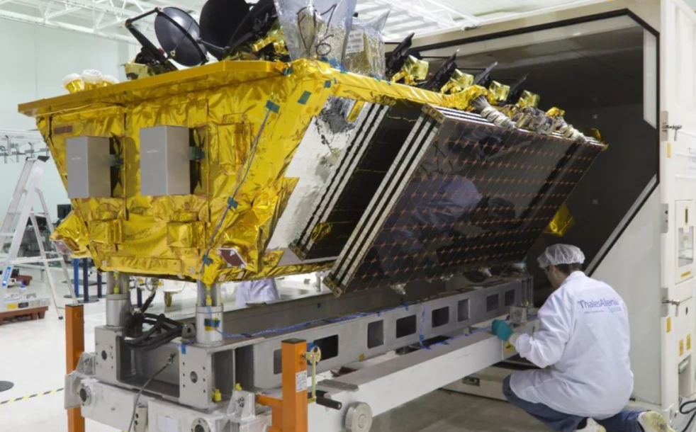 O3b卫星由欧洲泰雷兹阿莱尼亚宇航公司（Thales Alenia Space）研制