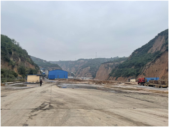 2021年10月13日，位于山西临汾华宁片区的洗煤厂处于停工停业状态。时代周报记者 刘婷/摄<br>