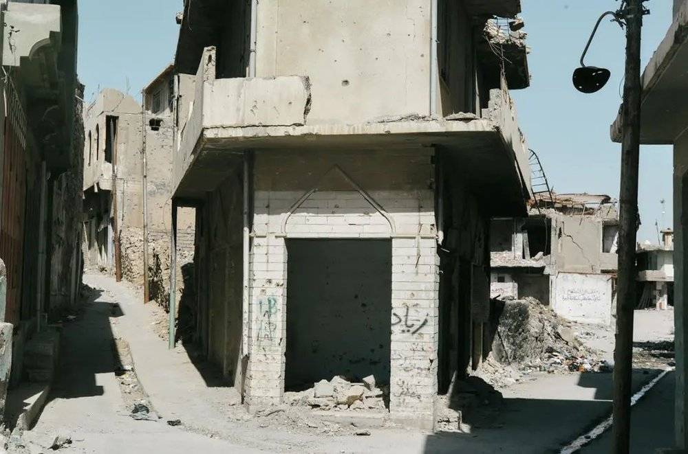 摩苏尔老城，伊拉克内战的战争废墟，一个空无的街道