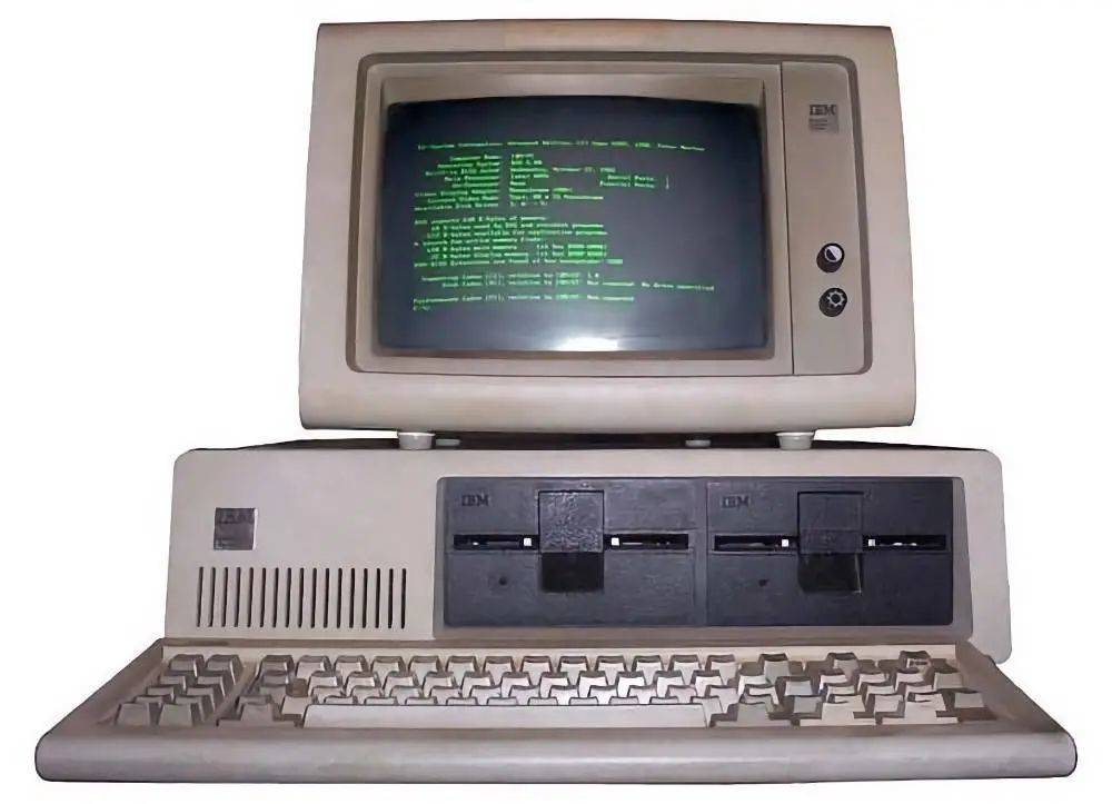 预装了 DOS1.0 的 IBM-PC