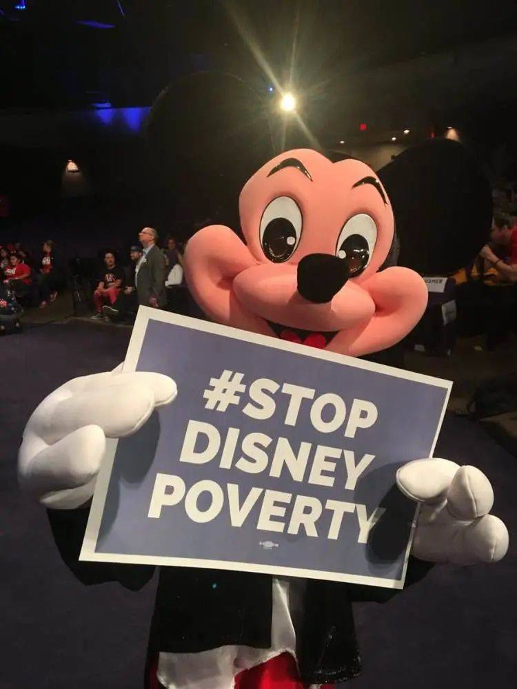 2018年3月，“Stop Disney Poverty”（停止迪士尼贫困）抗议运动爆发。/Twitter<br>