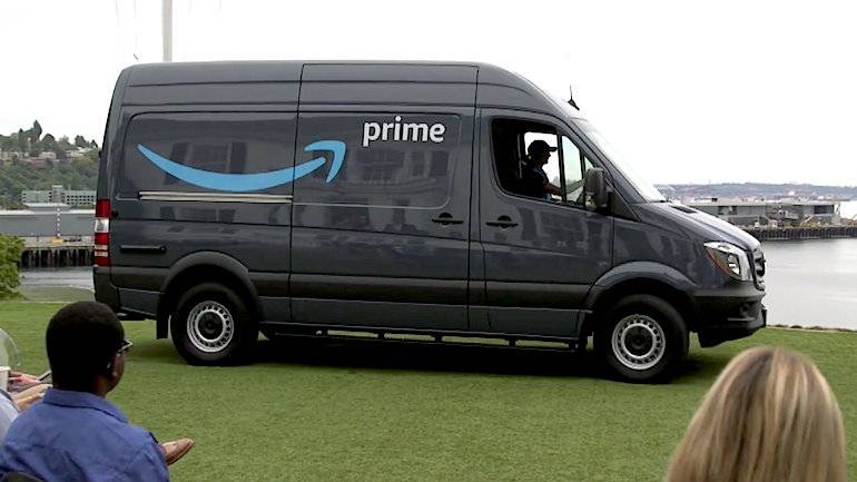 亚马逊 Prime轻型货运车，或者叫“面包车”