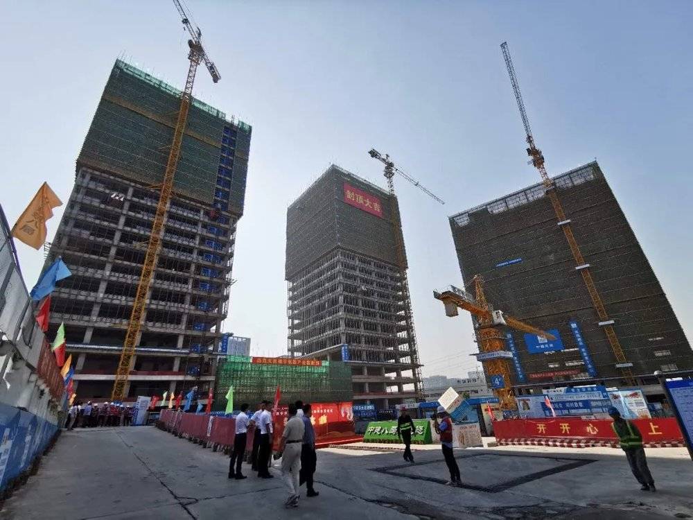 2019年11月11日，翰宇创新产业大楼主体结构封顶。<br>