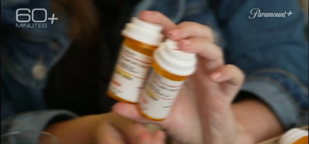 2021 年 8 月，美国哥伦比亚广播公司（CBS）报道了美国年轻人对苯二氮䓬类药物的上瘾问题。<br label=图片备注 class=text-img-note>