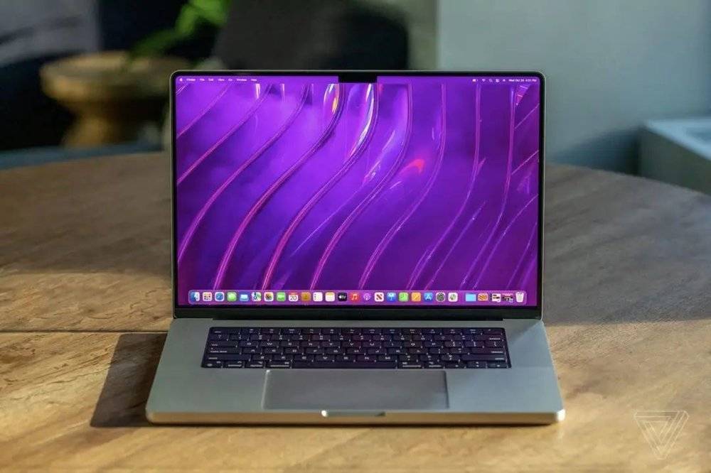 MacBook Pro 16（2021）. 图片来自：The Verge<br>