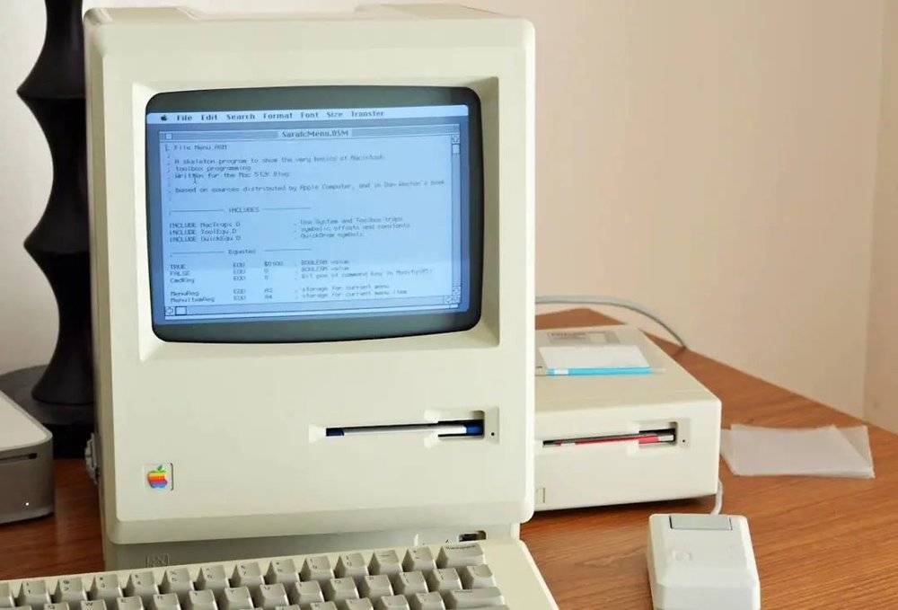 搭载 68K 处理器的 Macintosh. 图片来自：macgui<br>