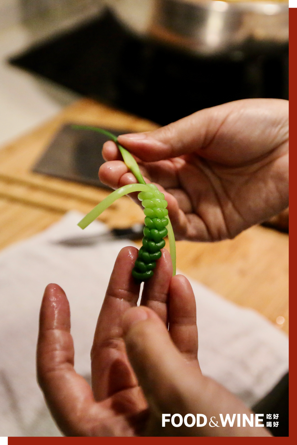 编织而成的十六凉碟之一 —— 玉簪菜花。<br>
