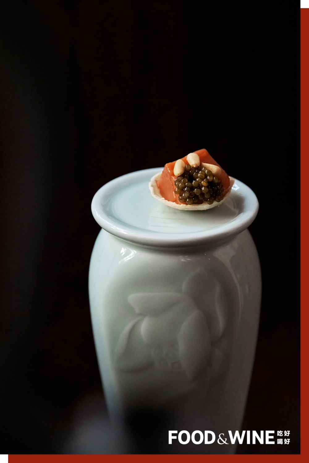兰桂均制作的虾汁鱼籽，配合的瓷器餐具为特殊定制。<br>