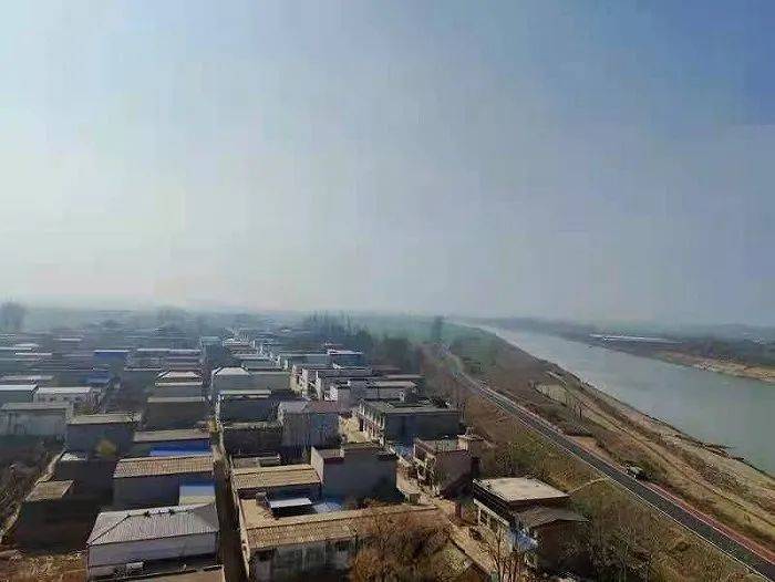 商水县寿圣寺塔顶俯瞰常社村。摄影：朱恩民