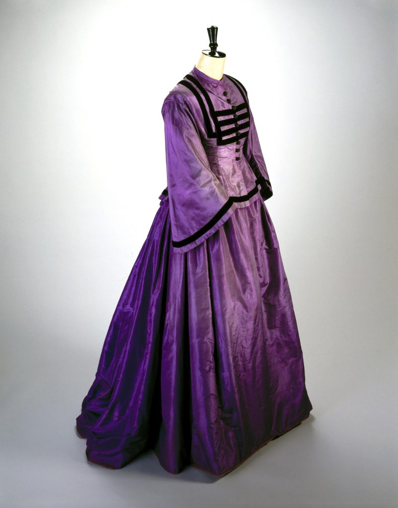用珀金方法染色的丝绸材质的裙子丨图片来源：blog.sciencemuseum.org.uk<br>