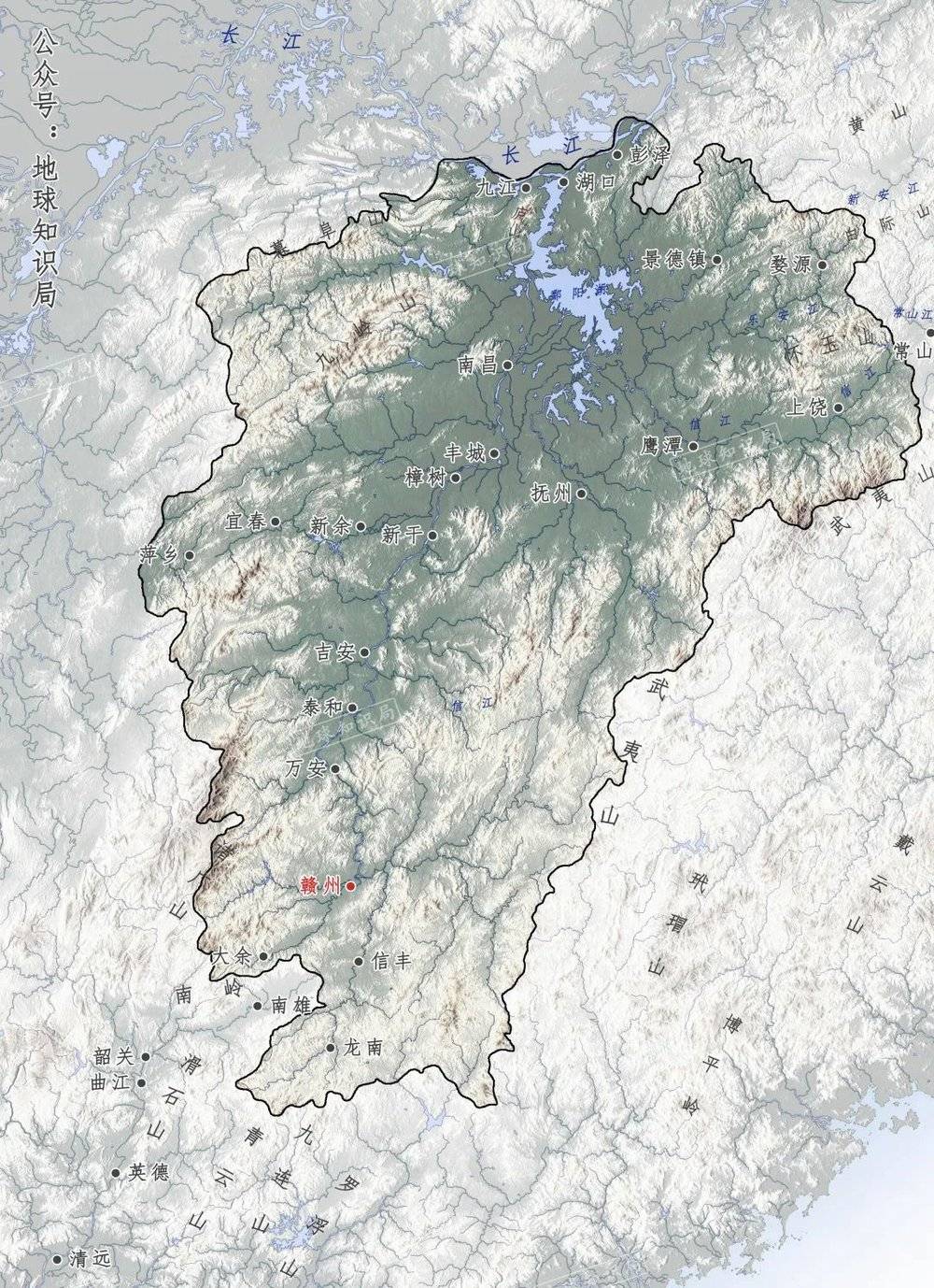 赣中、赣南以山地丘陵地貌为主，赣州可谓是身处群山环绕之中
