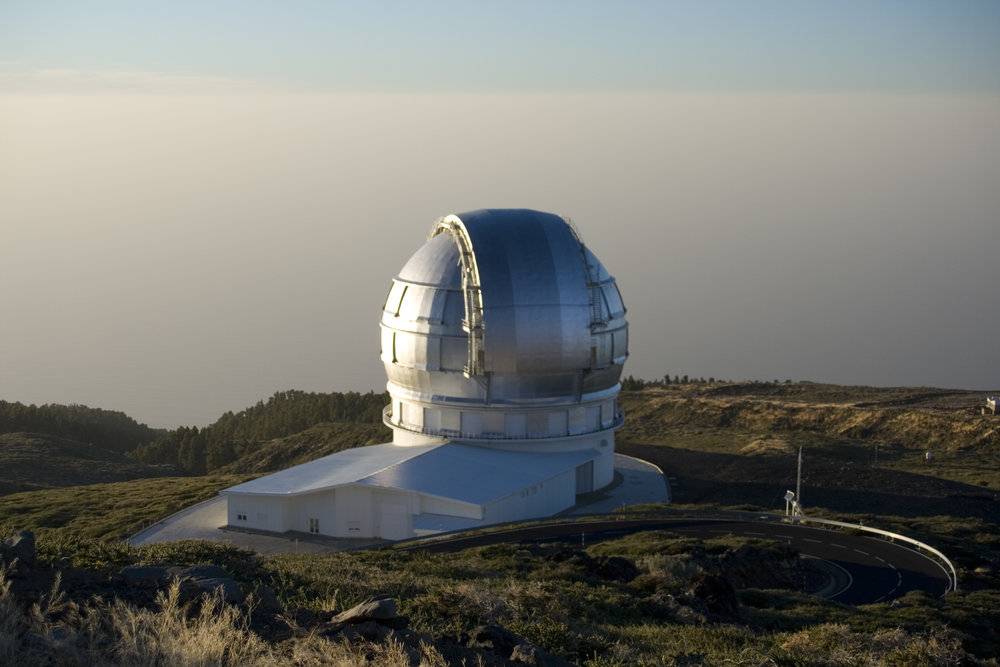 加纳利大望远镜镜 图片来自：Wikipedia
