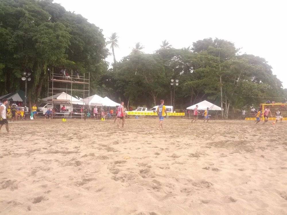 ▲多巴哥岛上的沙滩足球<br>