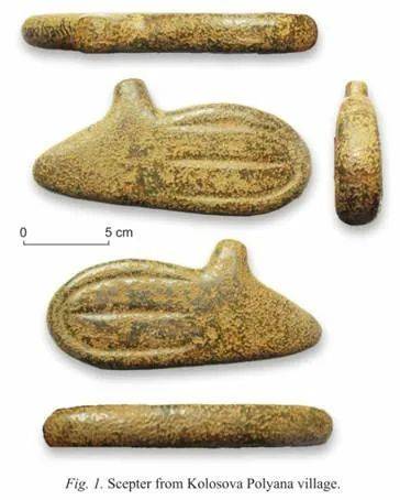 Kolosova Polyana村发掘的石权杖头。来源/Korenevskiy， S.N. (2015). Two New Finds of the Chalcolithic–Bronze Age from the Fars River in the Northwestern Caucasus. Archaeology， Ethnology and Anthropology of Eurasia，43(1)， 40–46.doi:10.1016/j.aeae.2015.07.005<br>