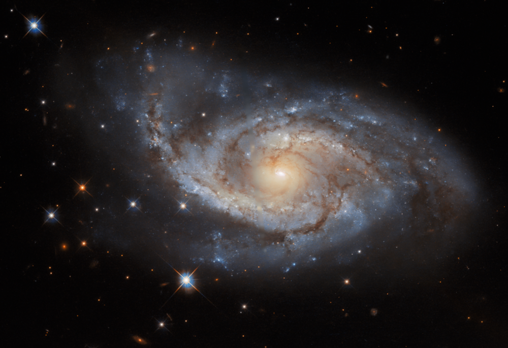 图｜哈勃望远镜拍到星帆  图源：ESA/Hubble & NASA<br label=图片备注 class=text-img-note>