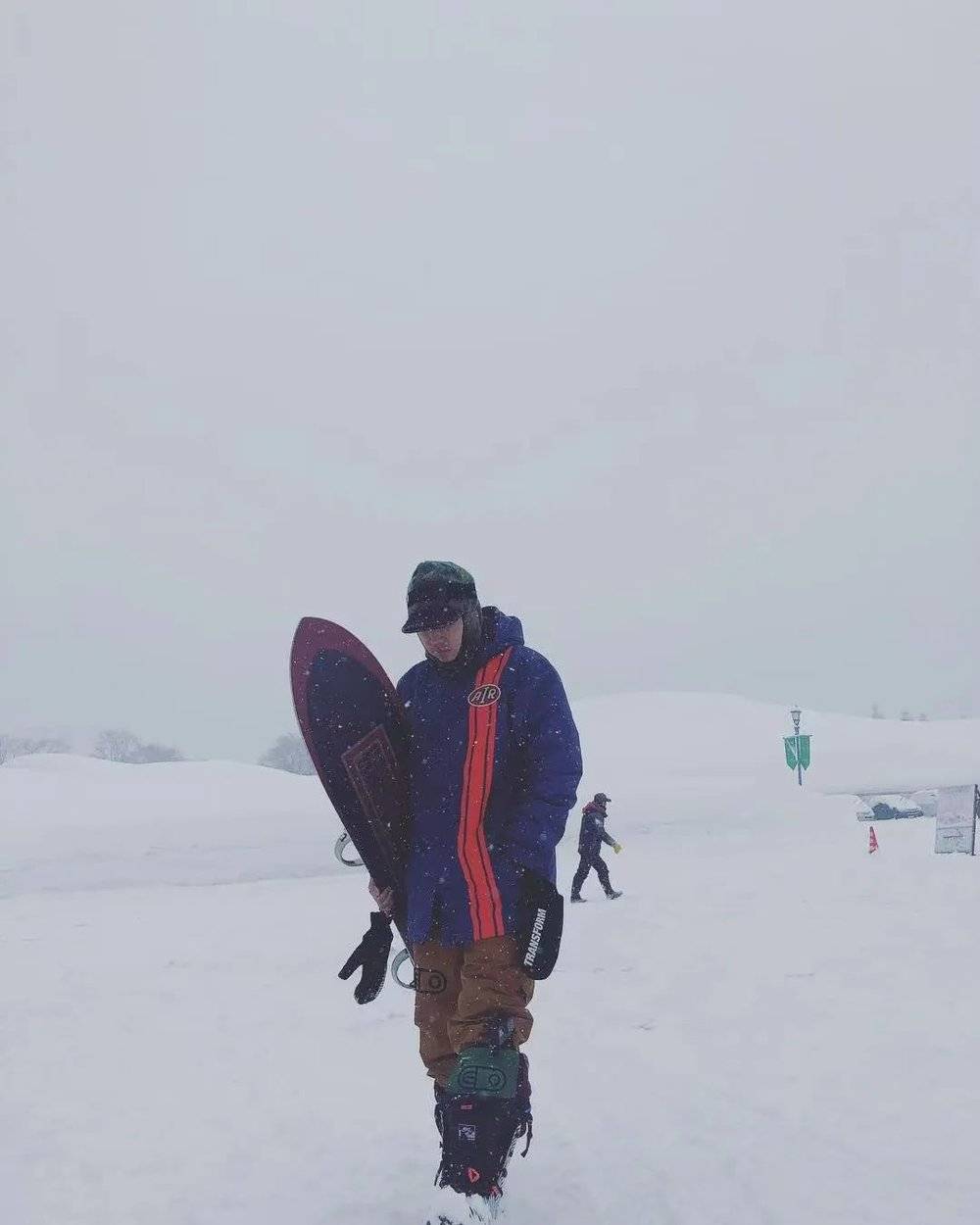 田野在滑雪场上 | 图源@Gunsko你野哥<br>