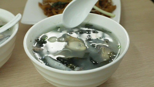 最美味的台山咸汤圆，一定要加泥虫，这是两广沿海特有的物产，又鲜又脆。