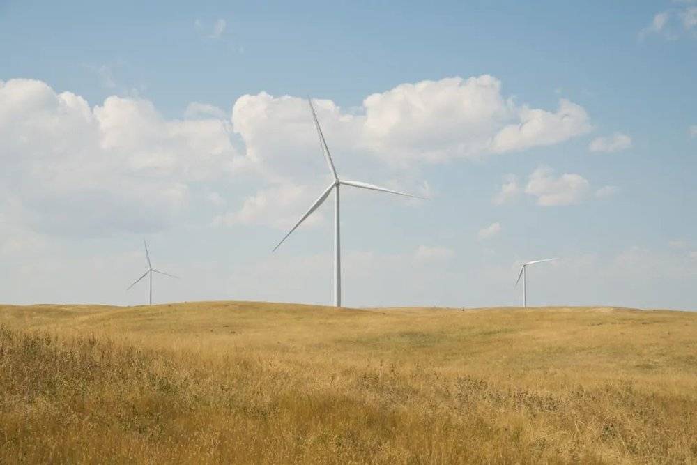 美国怀俄明州首府 Cheyenne城外的风力发电设施