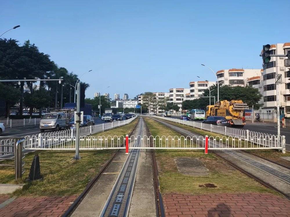 珠海有轨电车轨道已被封闭，图源：杜锐峰 摄