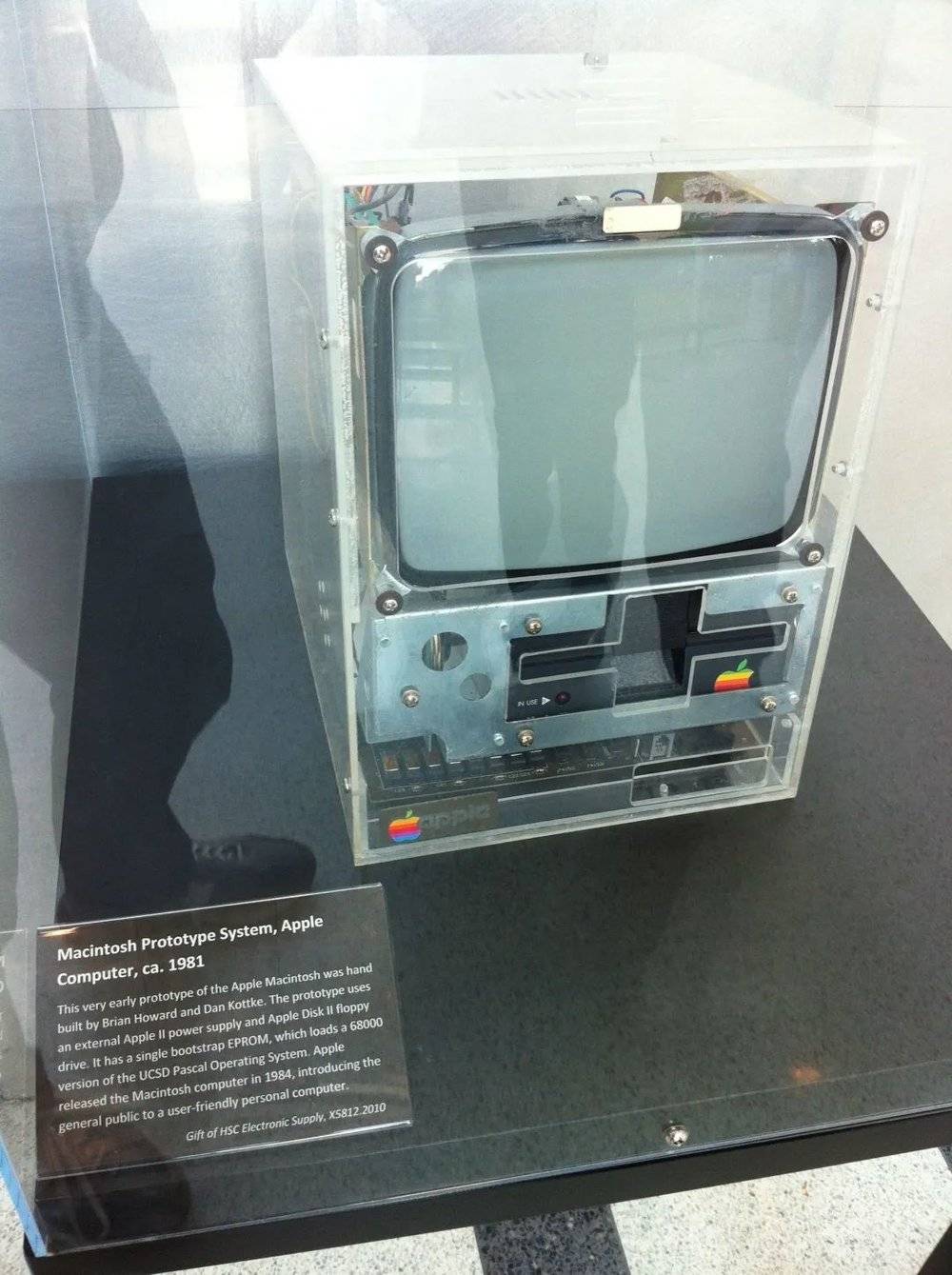 计算机历史博物馆中的Macintosh原型机丨wikipedia<br>