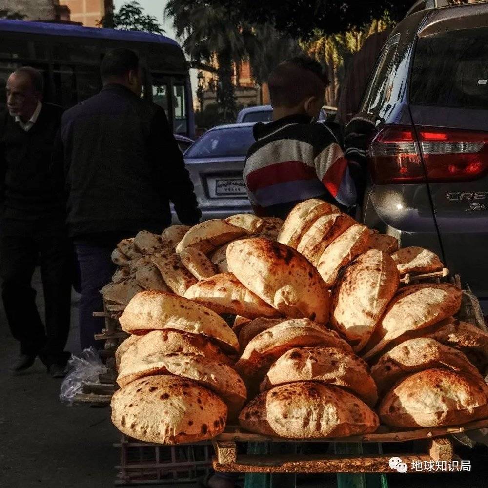 面包是欧洲和阿拉伯世界人民的主食，三餐都离不了（图：shutterstock）