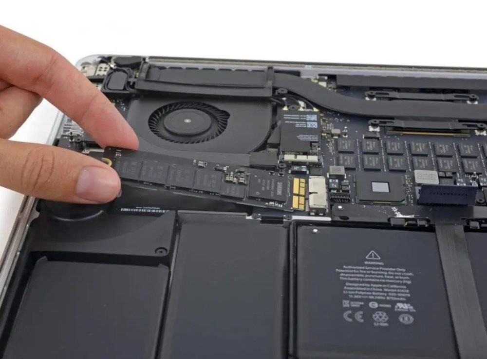 图片来自：iFixit<br label=图片备注 class=text-img-note>