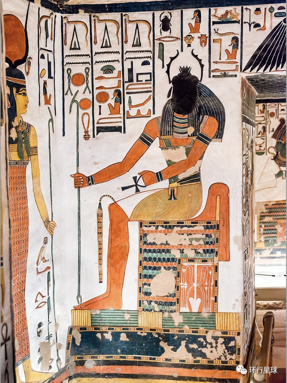 古埃及的神话传说中，太阳神负责掌管运送太阳<br label=图片备注 class=text-img-note>