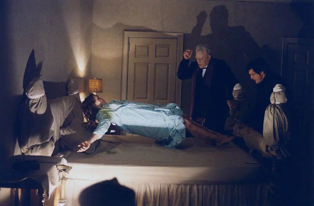 电影《驱魔人》（1973）来源于 1949 年一起真实的驱魔事件，图为电影剧照<br>